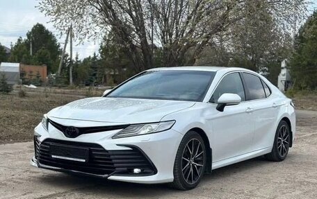 Toyota Camry, 2021 год, 2 830 000 рублей, 2 фотография