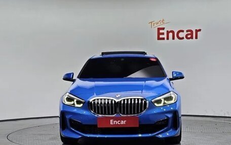 BMW 1 серия, 2021 год, 2 290 000 рублей, 3 фотография