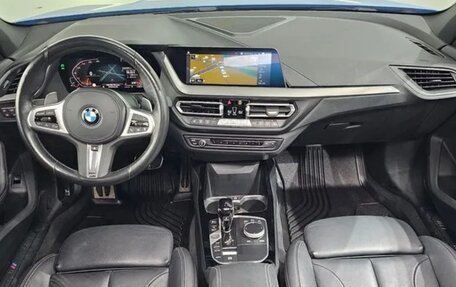 BMW 1 серия, 2021 год, 2 290 000 рублей, 19 фотография
