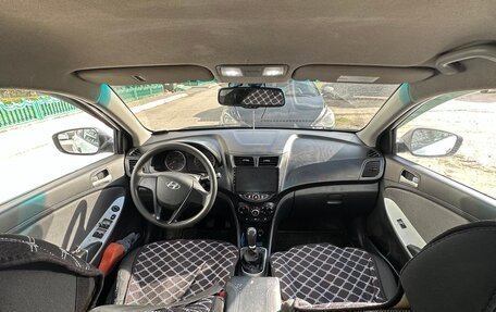Hyundai Solaris II рестайлинг, 2012 год, 630 000 рублей, 5 фотография