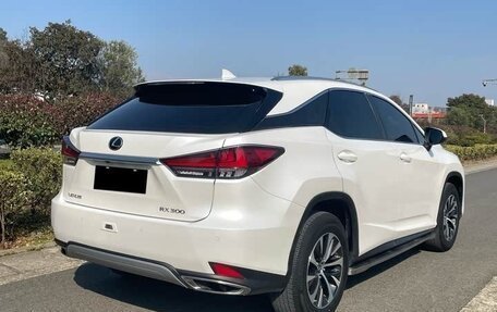 Lexus RX IV рестайлинг, 2021 год, 4 300 000 рублей, 3 фотография