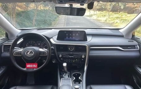 Lexus RX IV рестайлинг, 2021 год, 4 300 000 рублей, 5 фотография