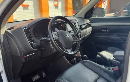 Mitsubishi Outlander III рестайлинг 3, 2013 год, 2 000 000 рублей, 5 фотография