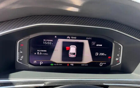 Volkswagen Tiguan II, 2022 год, 2 640 000 рублей, 9 фотография