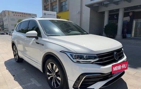 Volkswagen Tiguan II, 2022 год, 2 640 000 рублей, 4 фотография