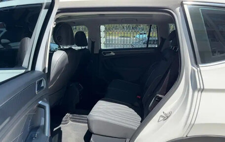 Volkswagen Tiguan II, 2022 год, 2 640 000 рублей, 12 фотография