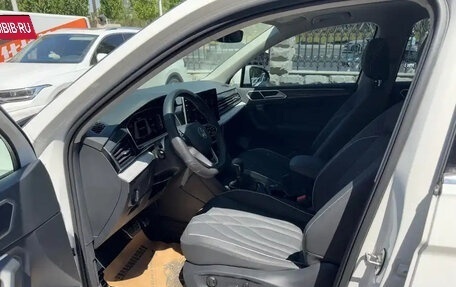 Volkswagen Tiguan II, 2022 год, 2 640 000 рублей, 8 фотография