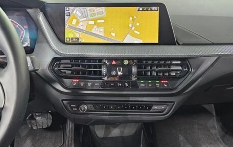 BMW 1 серия, 2021 год, 2 300 000 рублей, 11 фотография
