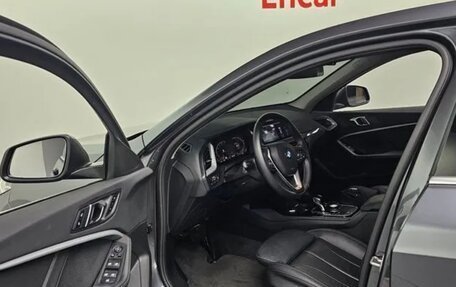 BMW 1 серия, 2021 год, 2 300 000 рублей, 14 фотография