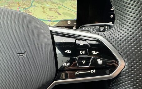 Volkswagen Touareg III, 2022 год, 6 050 000 рублей, 12 фотография