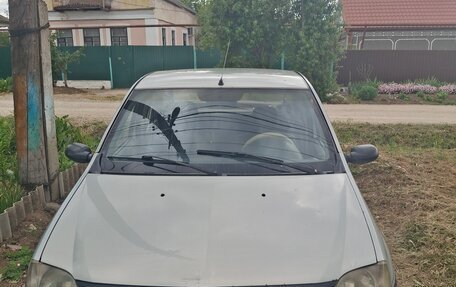 Renault Logan I, 2005 год, 180 000 рублей, 3 фотография