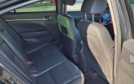 Hyundai Elantra VI рестайлинг, 2016 год, 1 400 000 рублей, 17 фотография