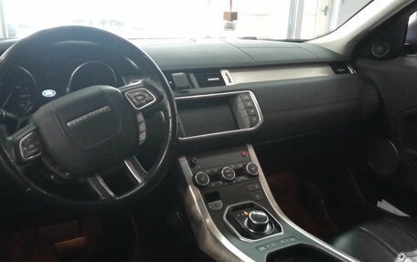 Land Rover Range Rover Evoque I, 2017 год, 2 300 000 рублей, 5 фотография
