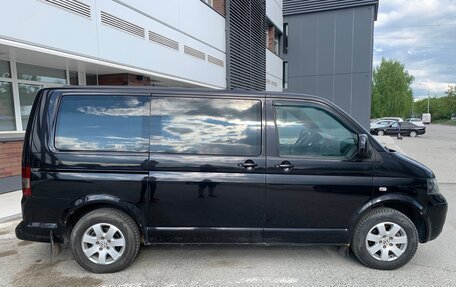 Volkswagen Caravelle T5, 2008 год, 1 550 000 рублей, 5 фотография