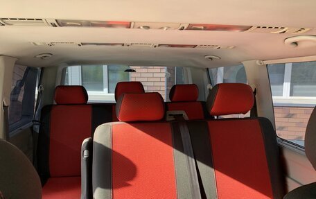 Volkswagen Caravelle T5, 2008 год, 1 550 000 рублей, 13 фотография
