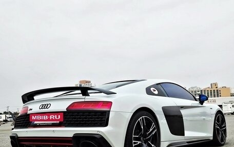 Audi R8, 2021 год, 15 550 000 рублей, 6 фотография