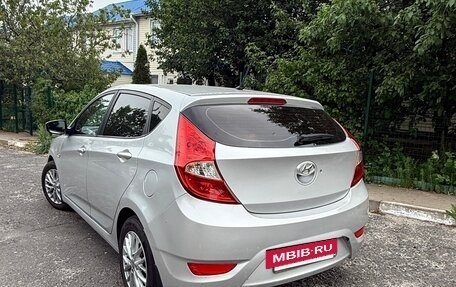 Hyundai Solaris II рестайлинг, 2012 год, 890 000 рублей, 3 фотография