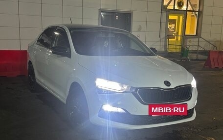 Skoda Rapid II, 2021 год, 1 000 000 рублей, 2 фотография