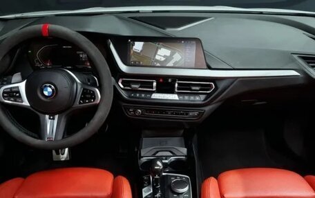 BMW 1 серия, 2022 год, 3 130 000 рублей, 8 фотография