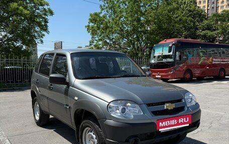 Chevrolet Niva I рестайлинг, 2012 год, 590 000 рублей, 3 фотография