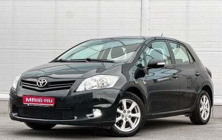 Toyota Auris II, 2011 год, 1 050 000 рублей, 1 фотография