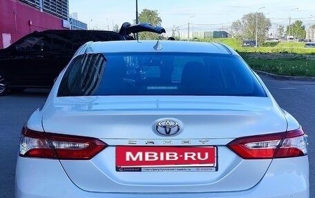 Toyota Camry, 2021 год, 2 000 000 рублей, 6 фотография