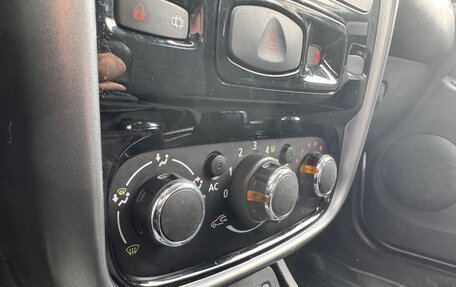 Renault Duster I рестайлинг, 2012 год, 869 000 рублей, 24 фотография