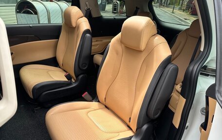 KIA Carnival, 2021 год, 3 210 000 рублей, 16 фотография