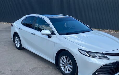 Toyota Camry, 2020 год, 3 200 000 рублей, 3 фотография