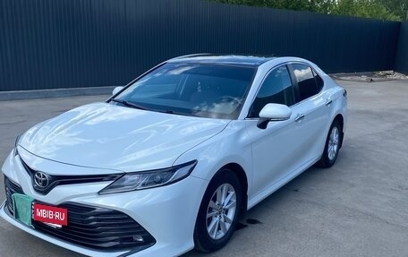 Toyota Camry, 2020 год, 3 200 000 рублей, 2 фотография