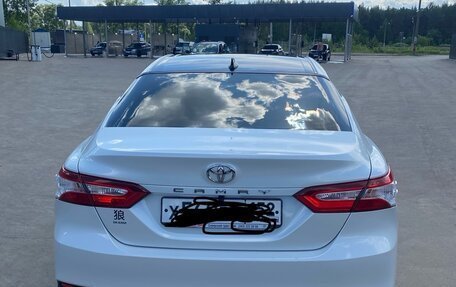 Toyota Camry, 2020 год, 3 200 000 рублей, 6 фотография