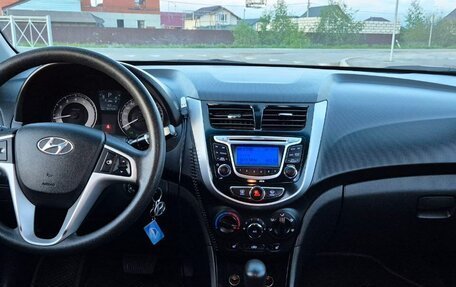 Hyundai Solaris II рестайлинг, 2012 год, 885 000 рублей, 11 фотография
