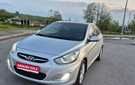 Hyundai Solaris II рестайлинг, 2012 год, 885 000 рублей, 2 фотография