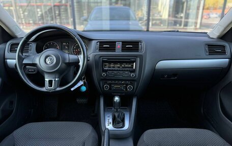 Volkswagen Jetta VI, 2012 год, 1 080 000 рублей, 13 фотография