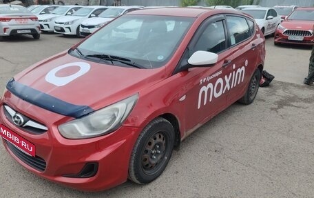 Hyundai Solaris II рестайлинг, 2011 год, 310 000 рублей, 8 фотография