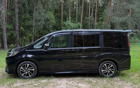 Honda Stepwgn IV, 2019 год, 2 370 000 рублей, 4 фотография