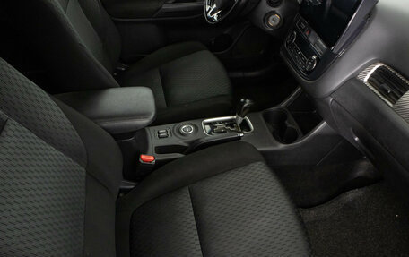 Mitsubishi Outlander III рестайлинг 3, 2015 год, 1 649 000 рублей, 12 фотография
