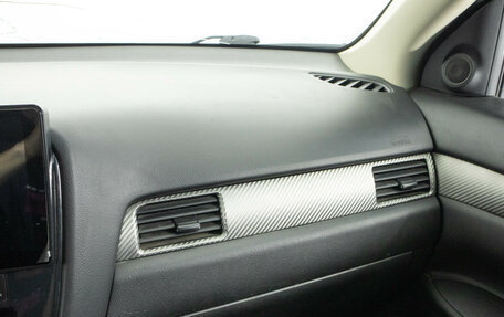 Mitsubishi Outlander III рестайлинг 3, 2015 год, 1 649 000 рублей, 15 фотография