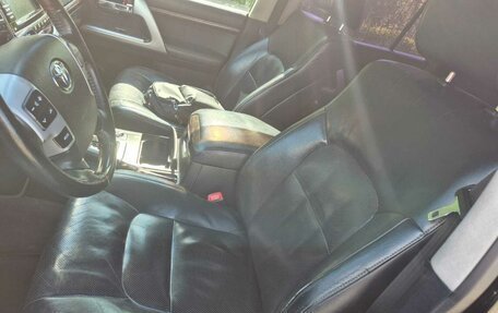 Toyota Land Cruiser 200, 2013 год, 3 850 000 рублей, 2 фотография
