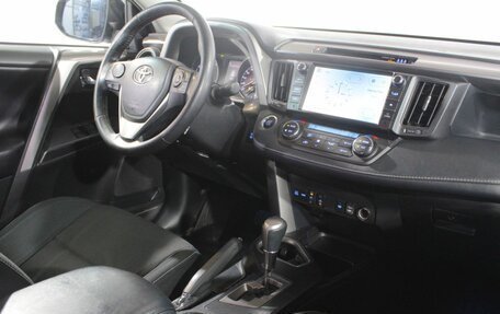 Toyota RAV4, 2018 год, 2 499 000 рублей, 14 фотография