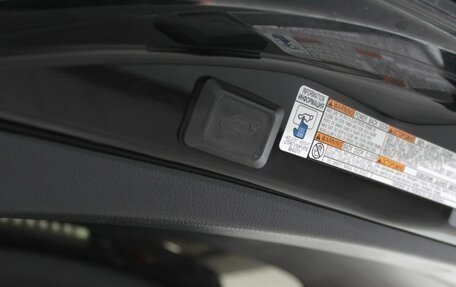 Toyota RAV4, 2018 год, 2 499 000 рублей, 19 фотография
