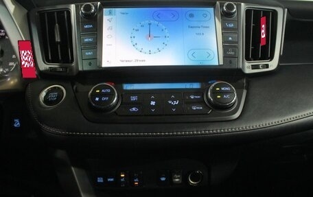 Toyota RAV4, 2018 год, 2 499 000 рублей, 16 фотография