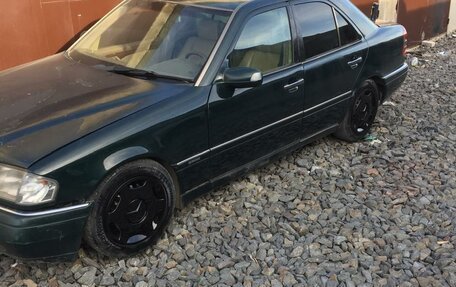 Mercedes-Benz E-Класс, 1993 год, 180 000 рублей, 2 фотография