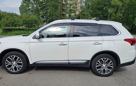 Mitsubishi Outlander III рестайлинг 3, 2016 год, 2 599 000 рублей, 8 фотография