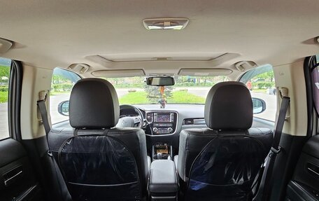 Mitsubishi Outlander III рестайлинг 3, 2016 год, 2 599 000 рублей, 16 фотография