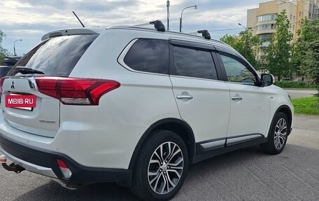 Mitsubishi Outlander III рестайлинг 3, 2016 год, 2 599 000 рублей, 5 фотография