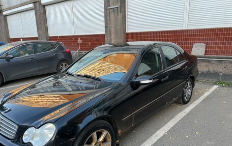 Mercedes-Benz C-Класс, 2005 год, 510 000 рублей, 1 фотография