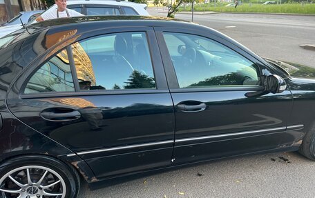 Mercedes-Benz C-Класс, 2005 год, 510 000 рублей, 2 фотография