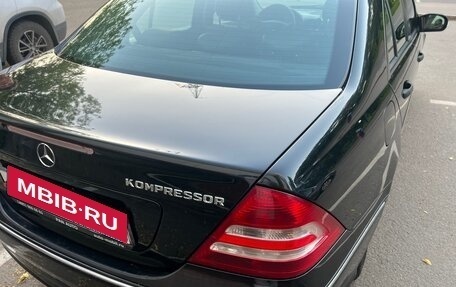 Mercedes-Benz C-Класс, 2005 год, 510 000 рублей, 4 фотография