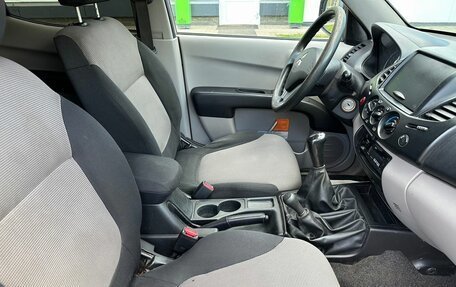 Mitsubishi L200 IV рестайлинг, 2012 год, 1 300 000 рублей, 10 фотография
